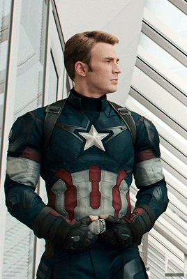 steve-rogers:Steve Rogers holding onto his utility belt: A Thrilling Saga