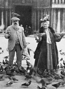 amalgameheteroclite:  Claude Monet with a pigeon on his head when he visited Venice with his wife, 1908.