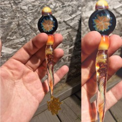 theprettylittlestoner:  shatterkitty:  My new dabber is gorgeous 😻   ⭐⛅⭐⛅⭐⛅