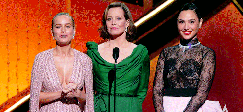 brie-news:Brie Larson speaks onstage during the Academy Awards // 2017 - 2019 - 2020