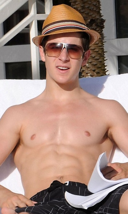 Sex male-and-others-drugs:  David Henrie  pictures