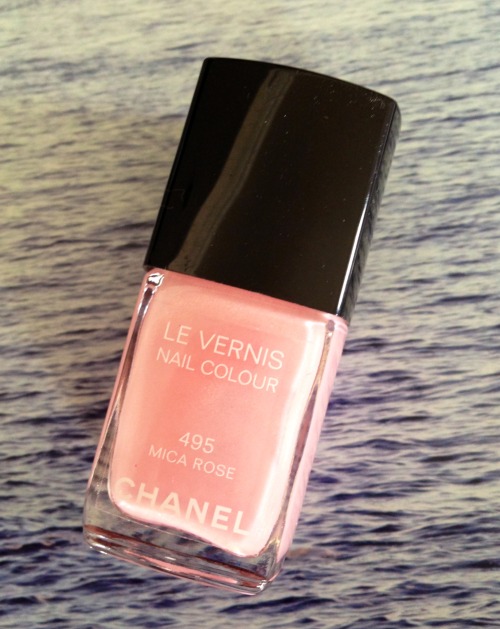What I’m Wearing Now…Mica Rose, an all-time favorite #Chanel nail color. Classic light pink w/a hint of sparkle. Perfection.