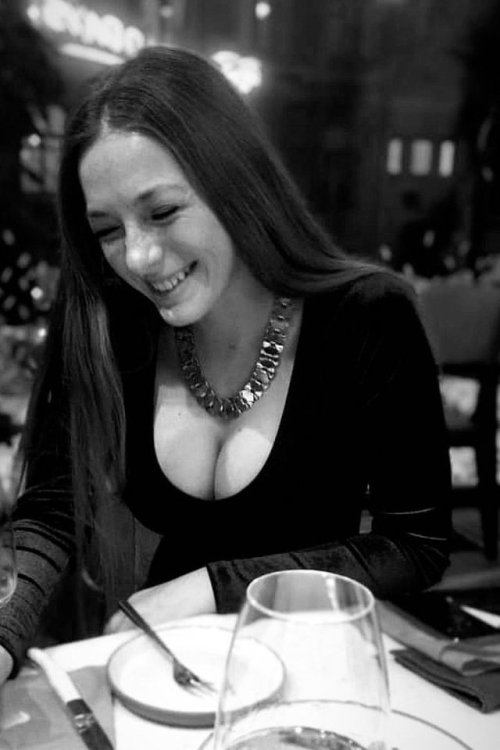 arnold-ziffel:  Make her smile… because when she’s smiling… well… there’s nothing better than that…Olga Kobzar