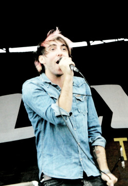 jackbarakatofficial:  alex gaskarth warped tour 2012 