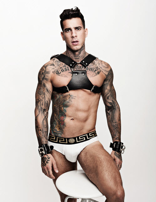 hunks-in-latex:  Pound a tight warm man hole: http://bit.ly/2FtKyVS