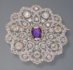 belaquadros:  Platinum Edwardian brooch 