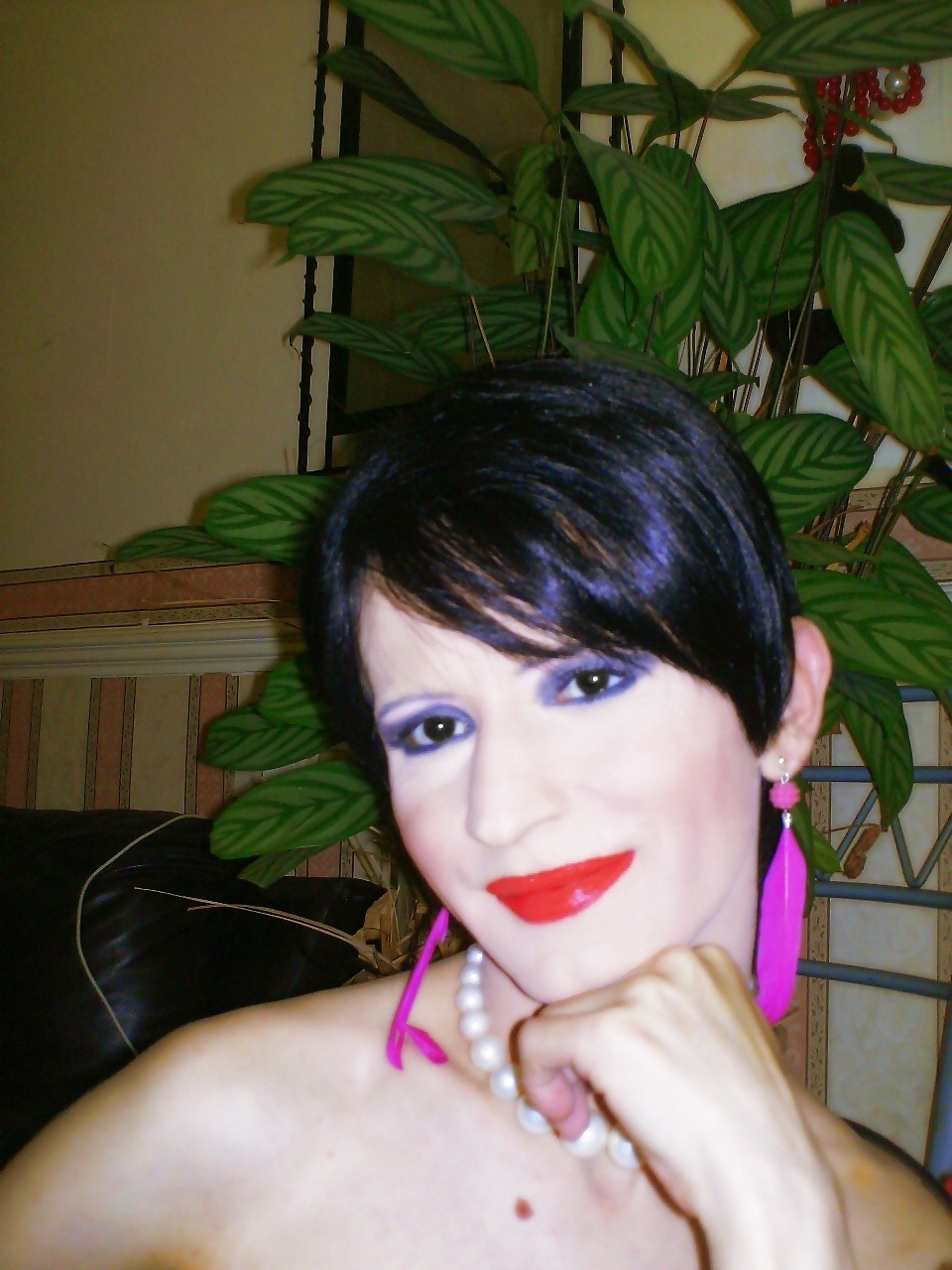 stephansworld:  Adriana, fascinating girl  love those balls on my lips