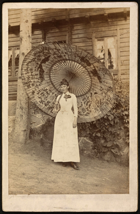 meschkinnes:  Portrait of an unidentified woman, ca. 1890