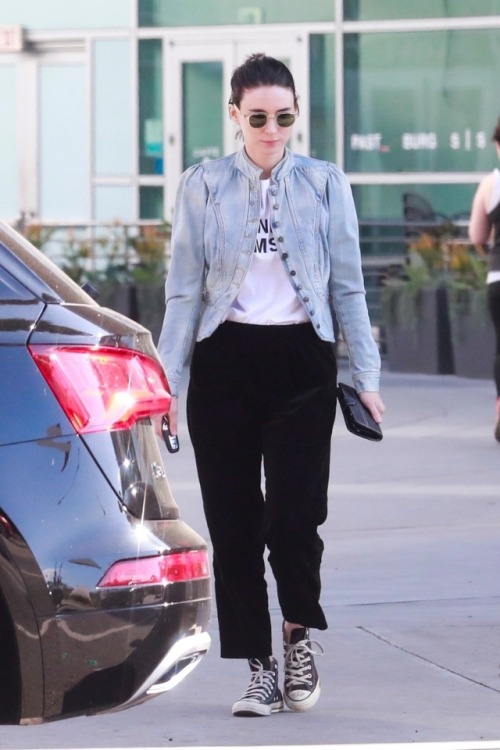 n-enya: Rooney Mara - Leaving an office building in Hollywood, CA April 7, 2018