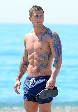 celebritymeat:    Dan Osborne.  