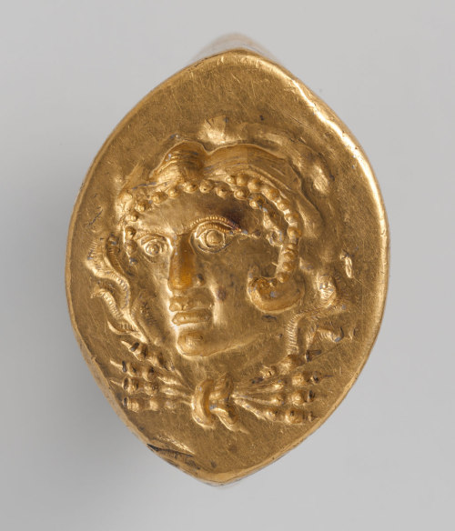 theancientwayoflife: ~ Gold ring. Period: Hellenistic Date: late 4th–3rd century B.C. Culture: