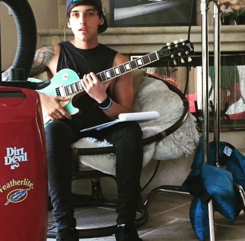 yammounicock: Beau &amp; James ❤️