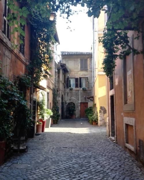 #rome #trastavere #instatravel #cobblestone (at Trastevere Roma, Italia)