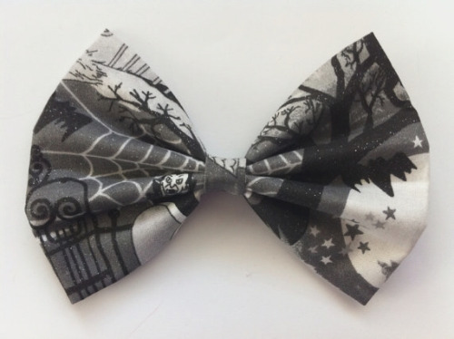 silentjill:  bombisbomb:  Creepy Cute Bows At Bewitched Hair Bows  fuuuu my love for bow and cute creepy things combined. I might die. okay maybe I wont because then I wont be able to get these bows. 