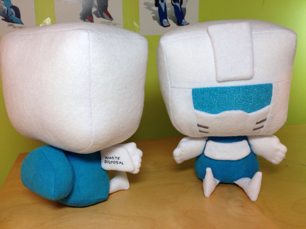 sowiddlefur:  Weeformer Tailgates for Tfcon!