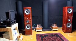 The SME 30/12A turn table &amp; AirTight PC-3 cartridge playing wonderful music matched with the Osborn Grand Monument loudspeakers at Parmenter Sound studio.