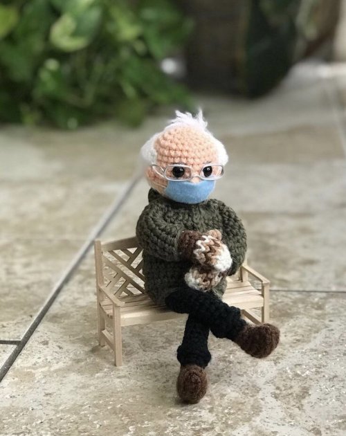 karlrincon:Crochet Bernie.TAKE MY MONEY