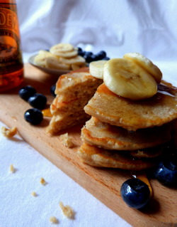 missminifer:  Cinnamon &amp; Oat Pancakes These are absolutely lovely little breakfast pancakes - you don’t taste the oats very much, but they’re much more filling than regular pancakes. They were a compromise this weekend, as I fancied pancakes and