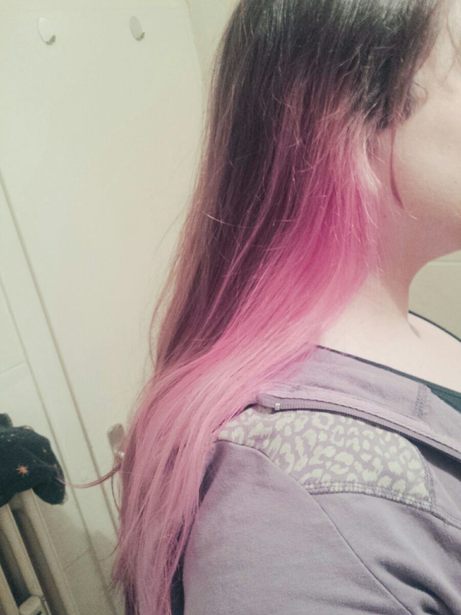 oo-magicalchan-oo:  just recently i dyed half of my hair pink, it was more work than