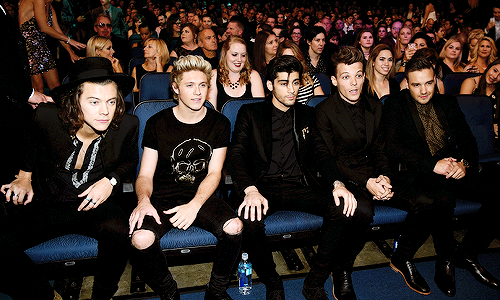 XXX harrystylesdaily:  2014 American Music Awards photo