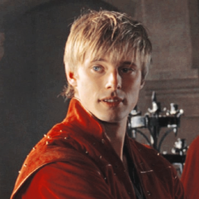 Bradley James As Arthur Pendragon In BBC Merlin Icons