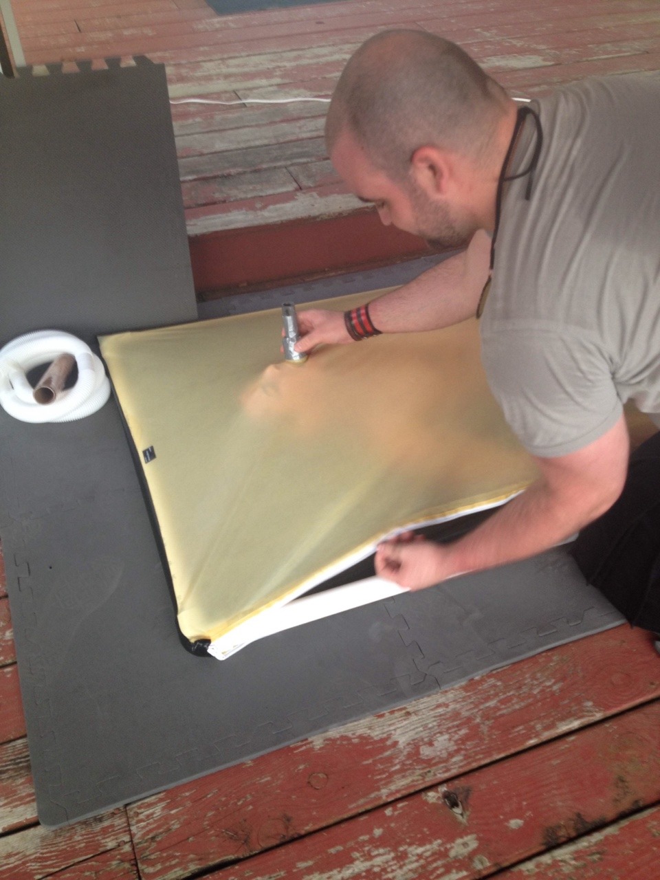 xrayeyesblue:  northmanatl:  Vacbed Demo I did at WNC Leathermen’s Domination VI