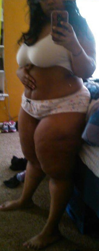 nattyuhuru:  Damn them thighs