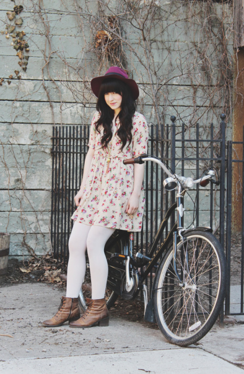 Fashionmylegs Style Picks :Submit Look Sentimental heart. Via The Fox And Fern.