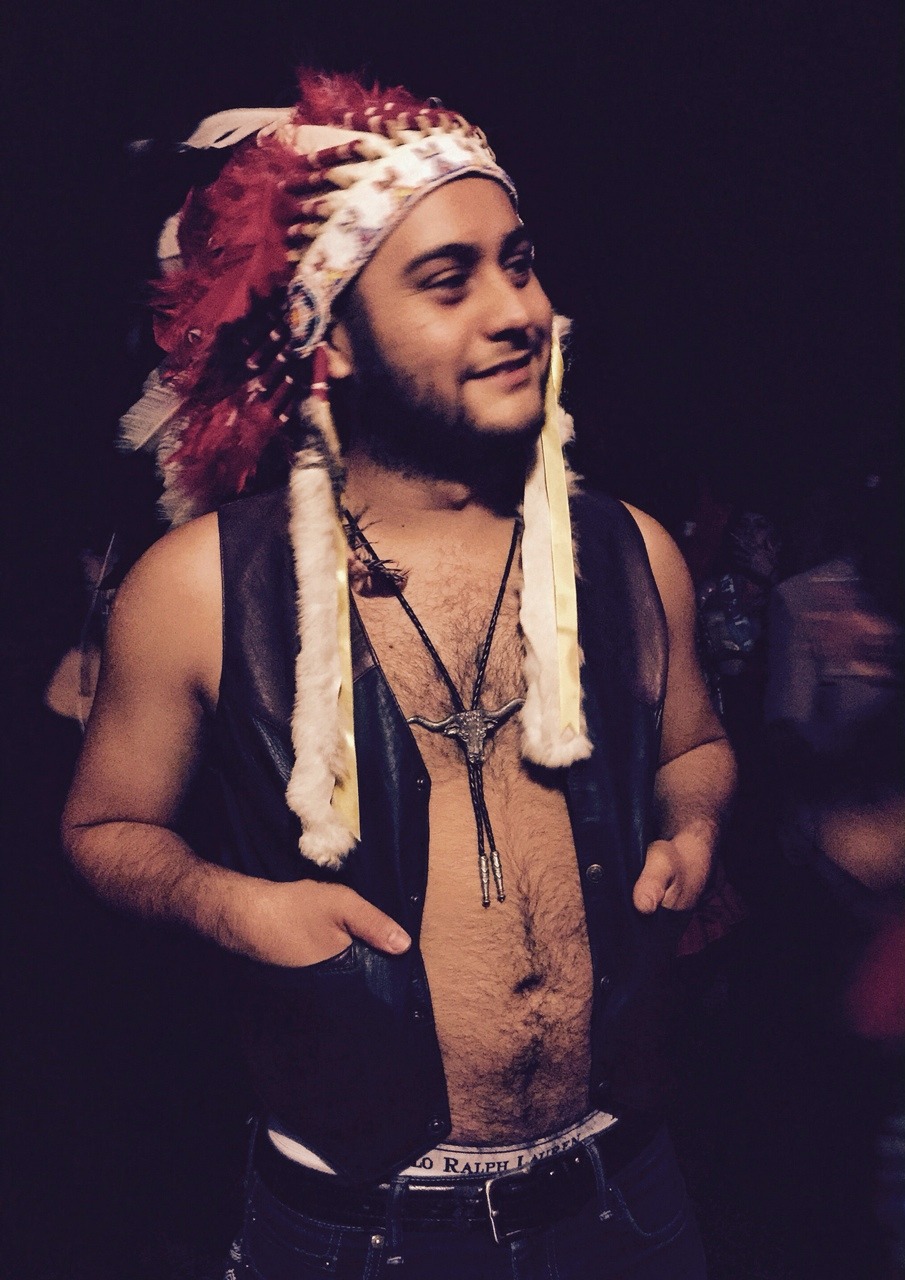 obeythegay:  Pre-Halloween Party time