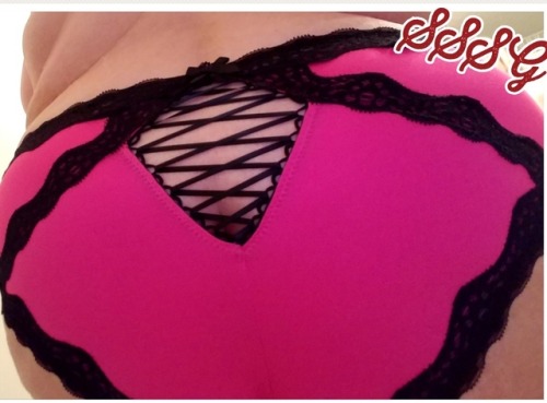 sassysexymilf: Happy Lingerie Monday Gorgeous!! A little sexy lingerie always makes the Moanday bett