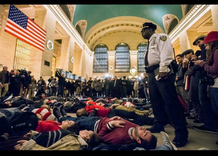 hummingbirdsandostriches:  DO NOT FORGET ERIC GARNER 03 DEC 2014 DESPITE A VIDEO