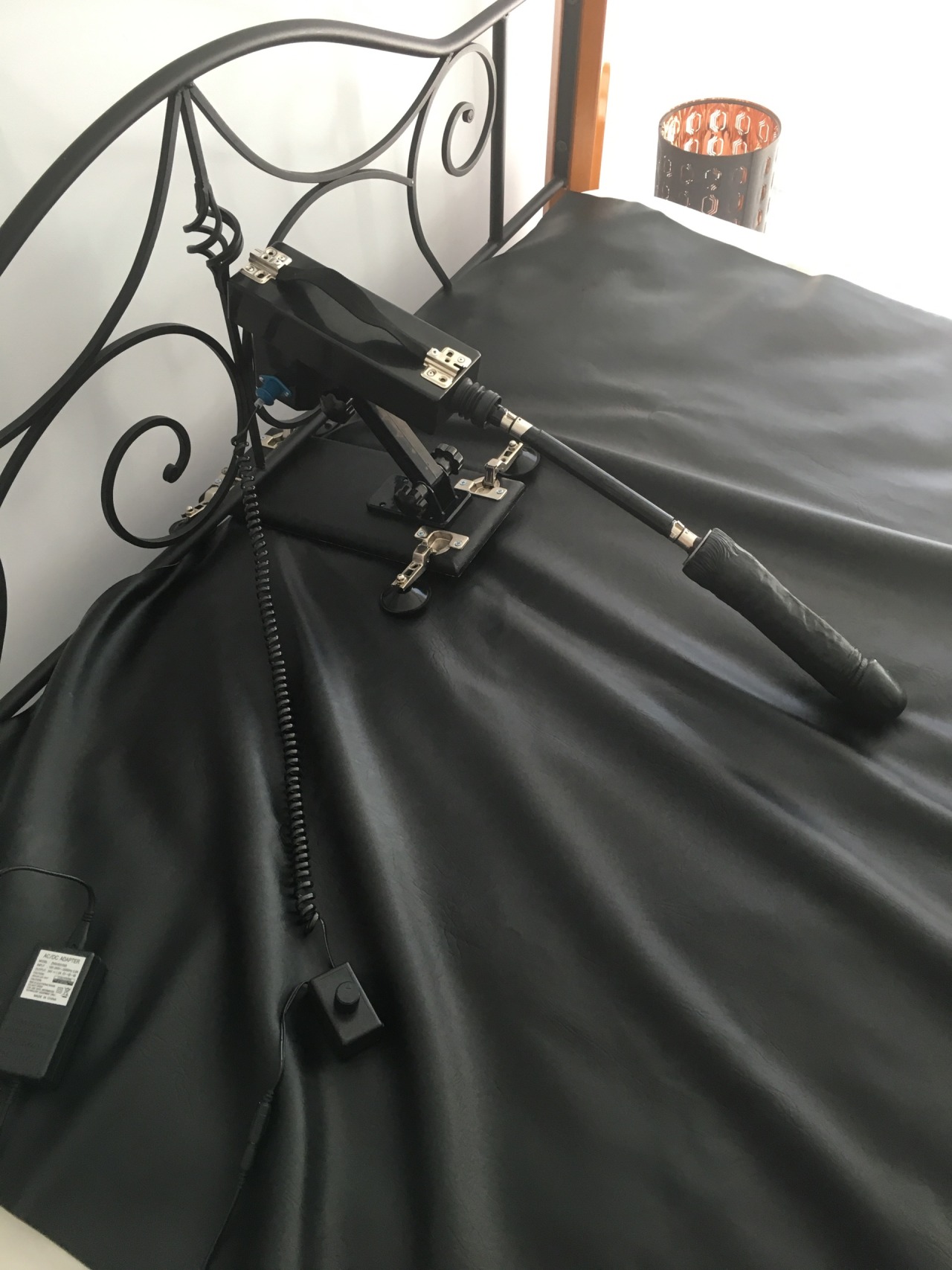 estimsteve:  mistressboy88:  time for some pussy training😍 @misselistrapon  (via