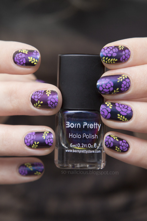  Another floral mani that I liked so much that I wore it as long as it was possible. See more photos