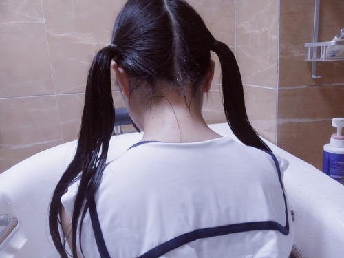 seqilouli:真的是要热死宝宝才甘心的吗就想这样泡在浴缸里不出来……