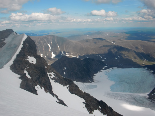 On top of the world (or on top of Sweden at least) The hike from kebnekaise mountain lodge (and