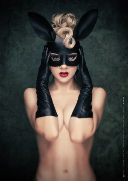 getsuswet:  I really would love to dress up as a bunny soon.  xBloodLust  