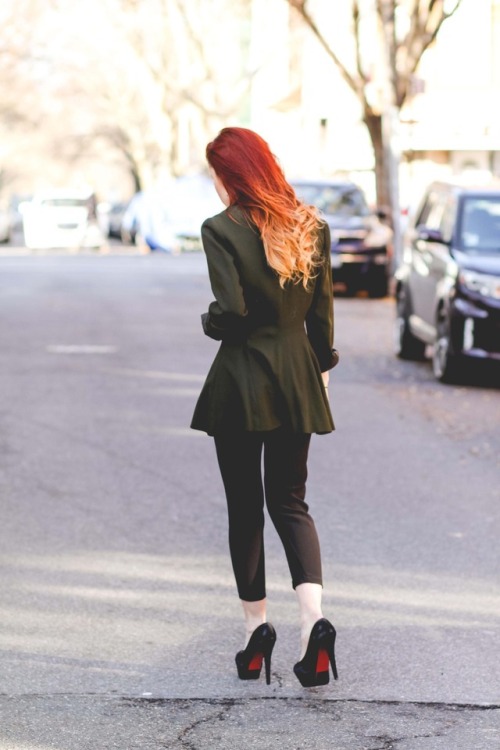 Olive Green &amp; Lace. | LEHAPPY from HeelsFetishism