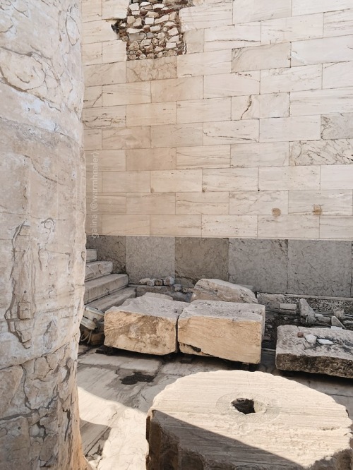 galina:Erechtheion and Propylaea, Acropolis, Athens ✨@warmhealer