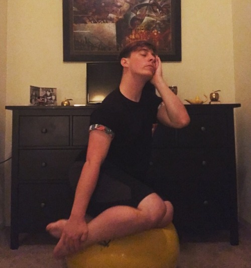 thatsthat24:
“I decided to try the Ariana Grande stool-balancing test. I didn’t have a stool, so I used an exercise ball. Do I get extra credit?
”