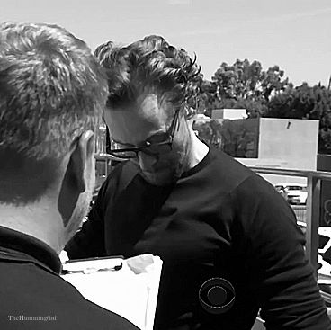 thehumming6ird:Why do I find the fact that Tom takes every opportunity to touch himself (unnecessari
