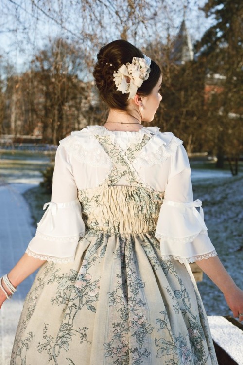 Take a closer look at the hand embroidery and beading details on Marie jsk! Isn’t this vintage