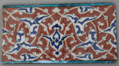 Border tile with split-palmette design.  Artist unknown; ca. 1578.  From Iznik, Turkey; now in the M