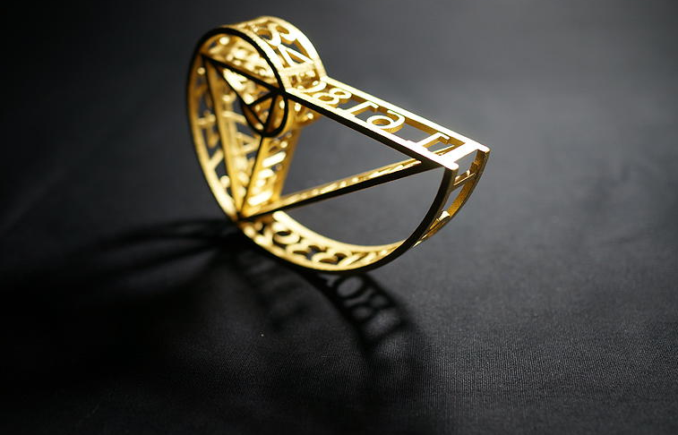 geometricloci:  Golden RatioMath is the universal  language of the universe. Art