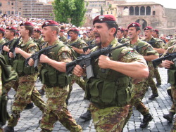 italianselfies:  Italian paratroopers