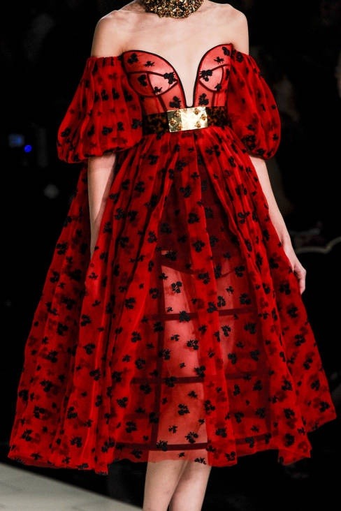 thechocolatebrigade:Alexander McQueen Spring 2013 Ready-to-Wear