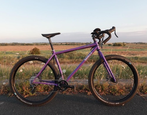 bicycle-touring-apocalypse:The @surlybikes Karate Monkey. This has to be the most exciting build I’v