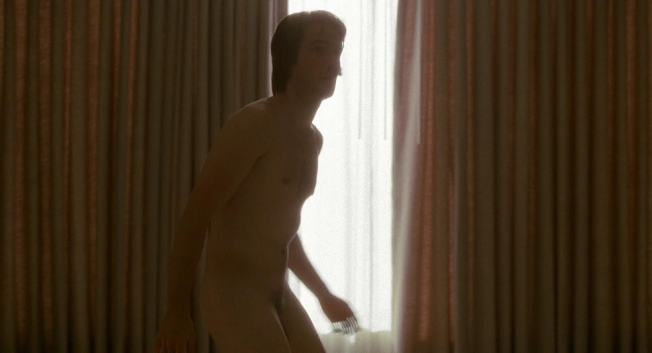 nakedmalecelebs1:  Michael Vartan IN One Hour Photo (2002)