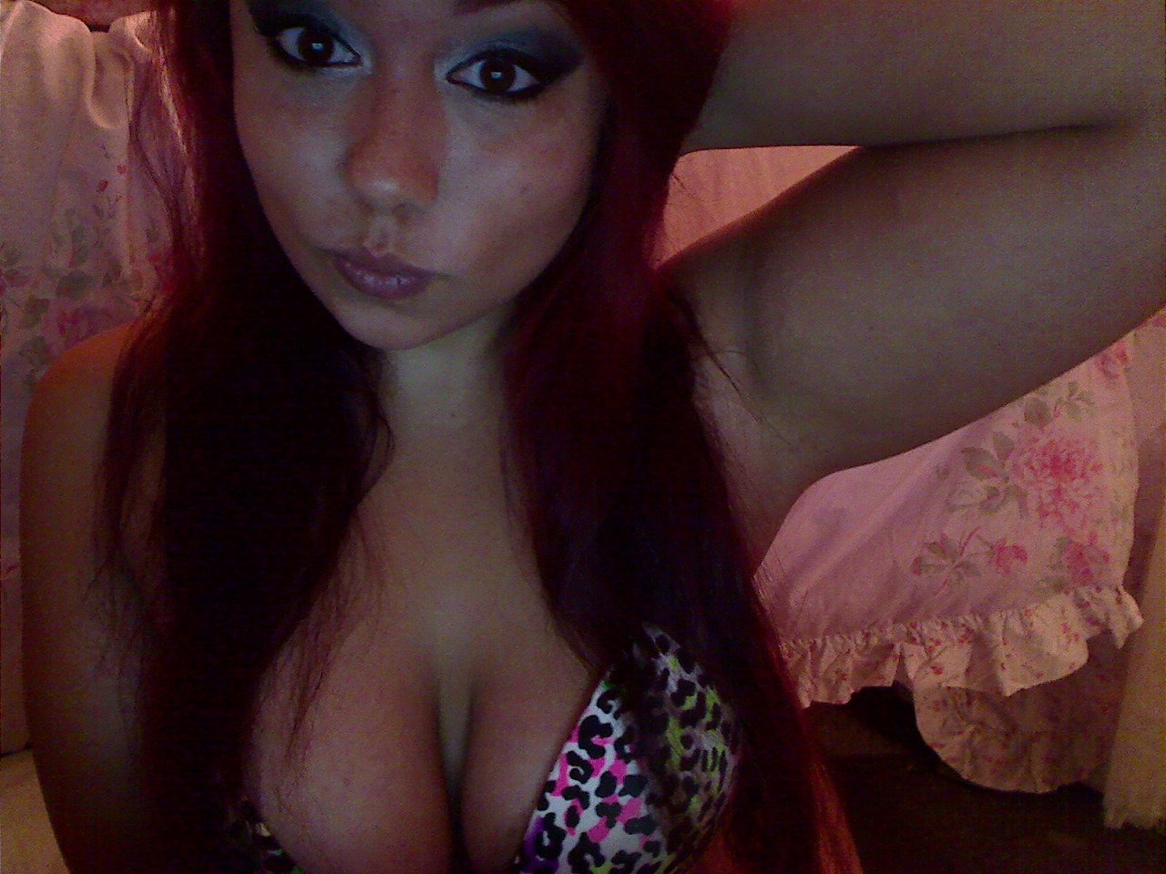 rawdogqueen:  princessbulma:  red lipstick changes your damn life  wifey type