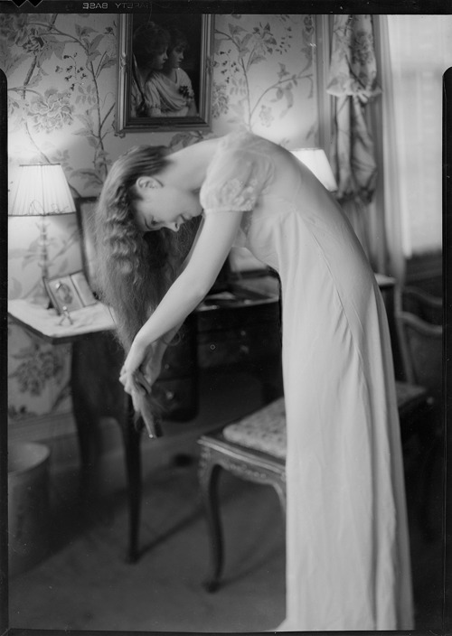 adrian-paul-botta:Lillian Gish brushing her hair - Nell Dorr 1930