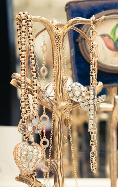 Great article, courtesy of luckymag:
“ 75 Creative Ways to Organize your Jewelry »
”